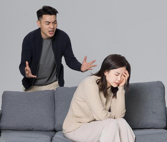 一位社会学家说：“人最大的报应，就是婚姻， 没有人，因为单身而死， 却有人，因为