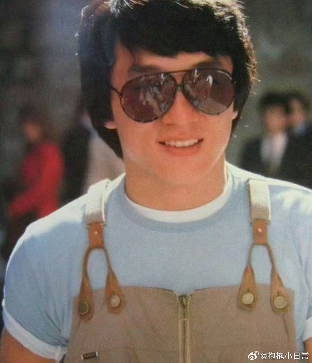 原来给成龙写信真的会被回复成龙给10年剧粉写信了 成龙大哥真的把宠粉刻进骨子里，