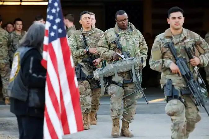 美军没有政委，是如何实现文官治军的？美国军队本质就是宋军化。其实说白了，就是笼络