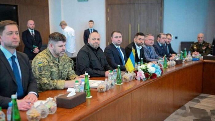 【乌克兰、美国和俄罗斯讨论停火监督问题】网页链接乌克兰国家安全与国防委员会秘书乌