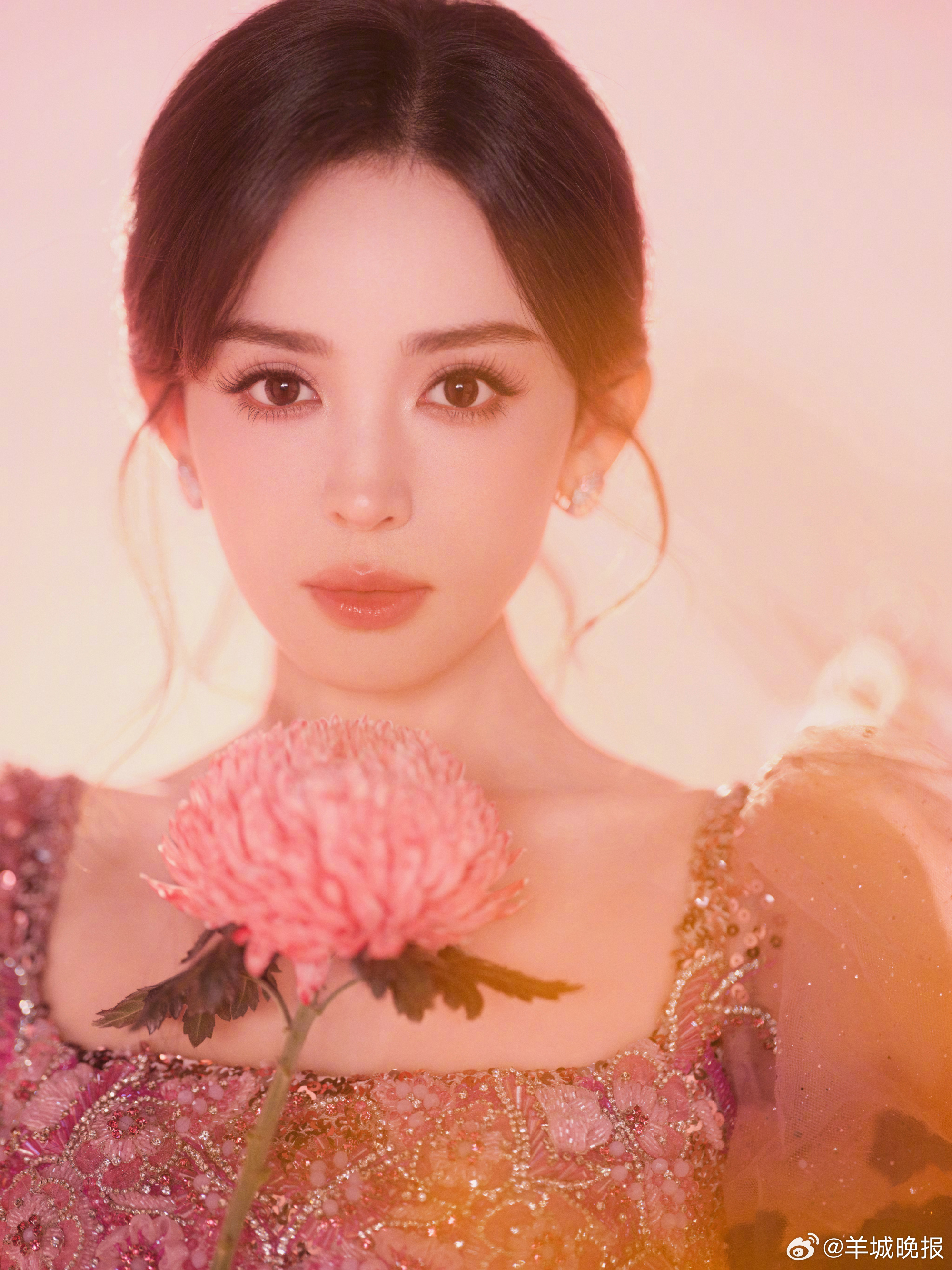 【马年就是要红红火火】新年新气象，马年所愿皆所得。谁的新春大片惊艳了你？评论区聊