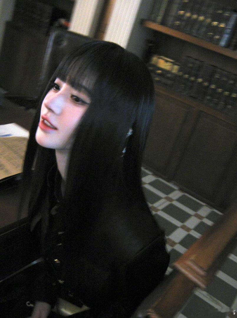 jjy鞠婧祎露芜衣jjy鞠婧祎月鳞绮纪“落日沉溺于橘色的海，晚风沦陷于赤诚的爱”