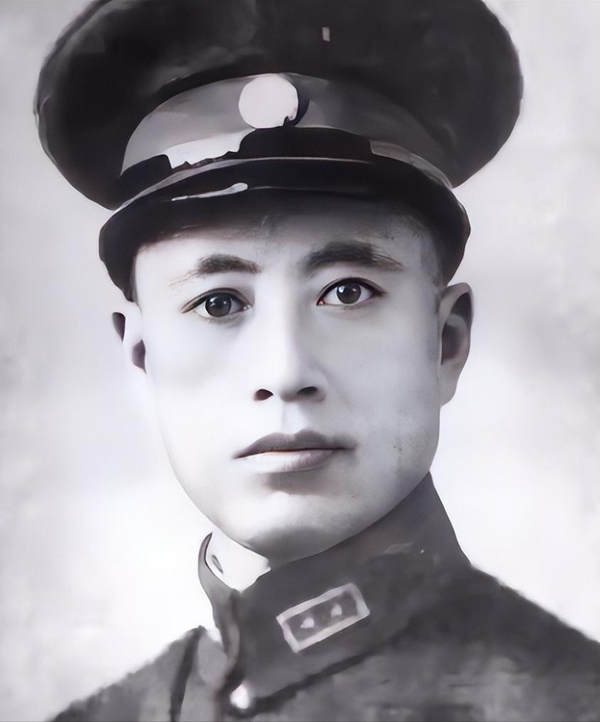 1950年，“大汉奸”夏文运被按在审问室，刚骂完他“卖国贼”，他突然掏出块磨破的
