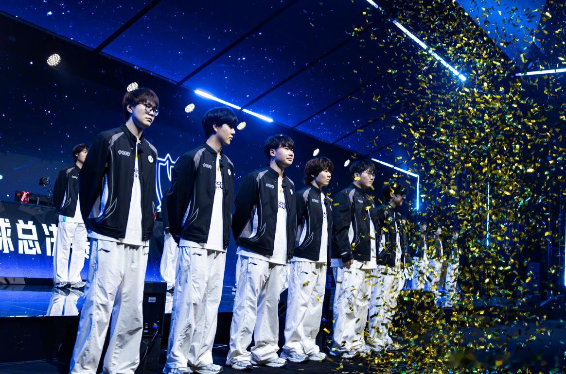 反正看完S16瑞士轮抽签结果，LPL这边保2争4，S16瑞士轮首轮AL复仇KC没