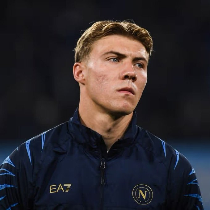 霍伊伦在丹麦广播公司 TV2上谈他在曼联的时光“我一度真的觉得我的足球生涯结束了