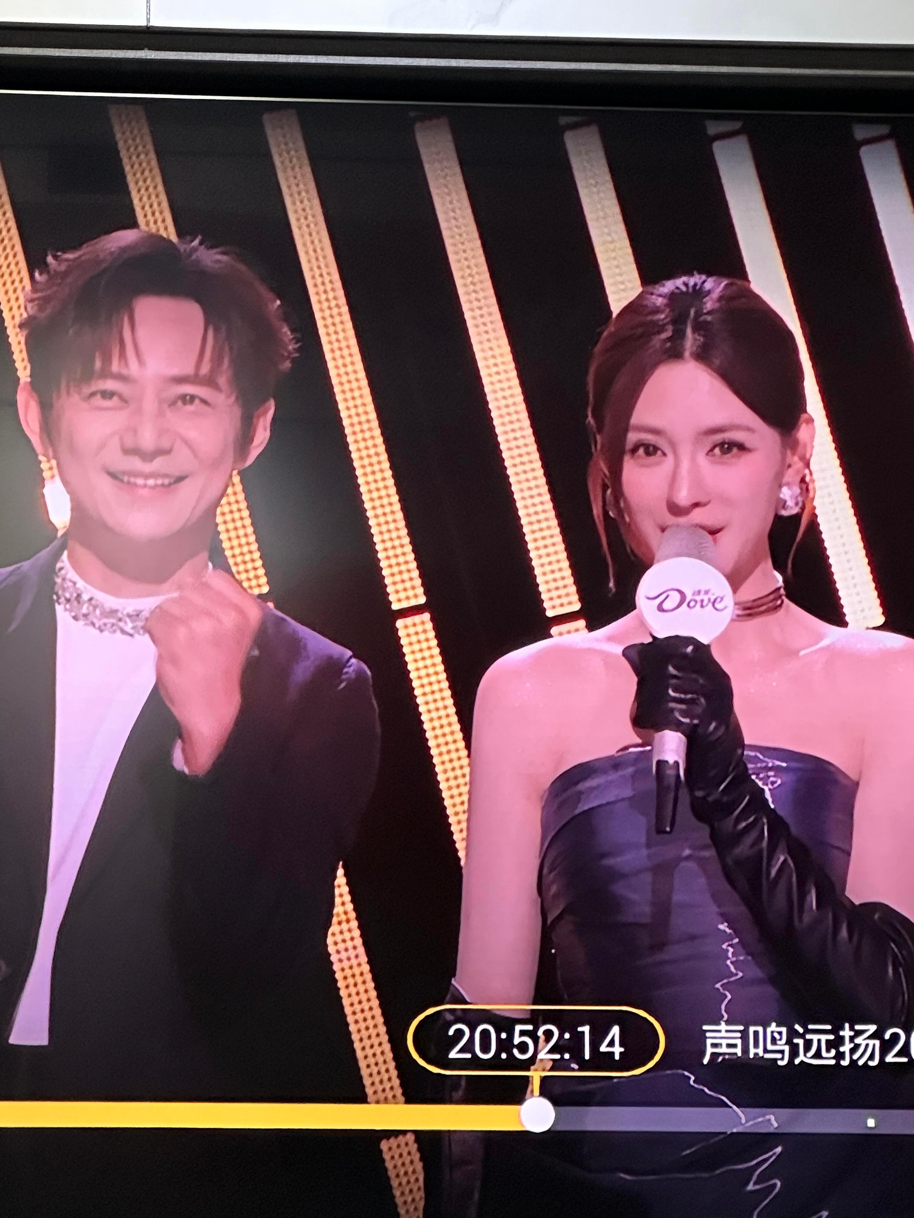 这姐是真的厉害啊…一打开电视，被沈梦辰惊呆了，好美！！又白又高，又有趣，现在也慢