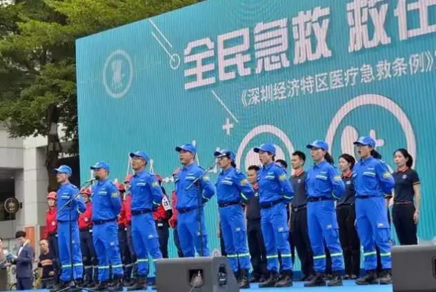 蓝天救援队不收费，无工资，为什么很多人挤破头想加入？因为能进去的，都是有钱又闲的