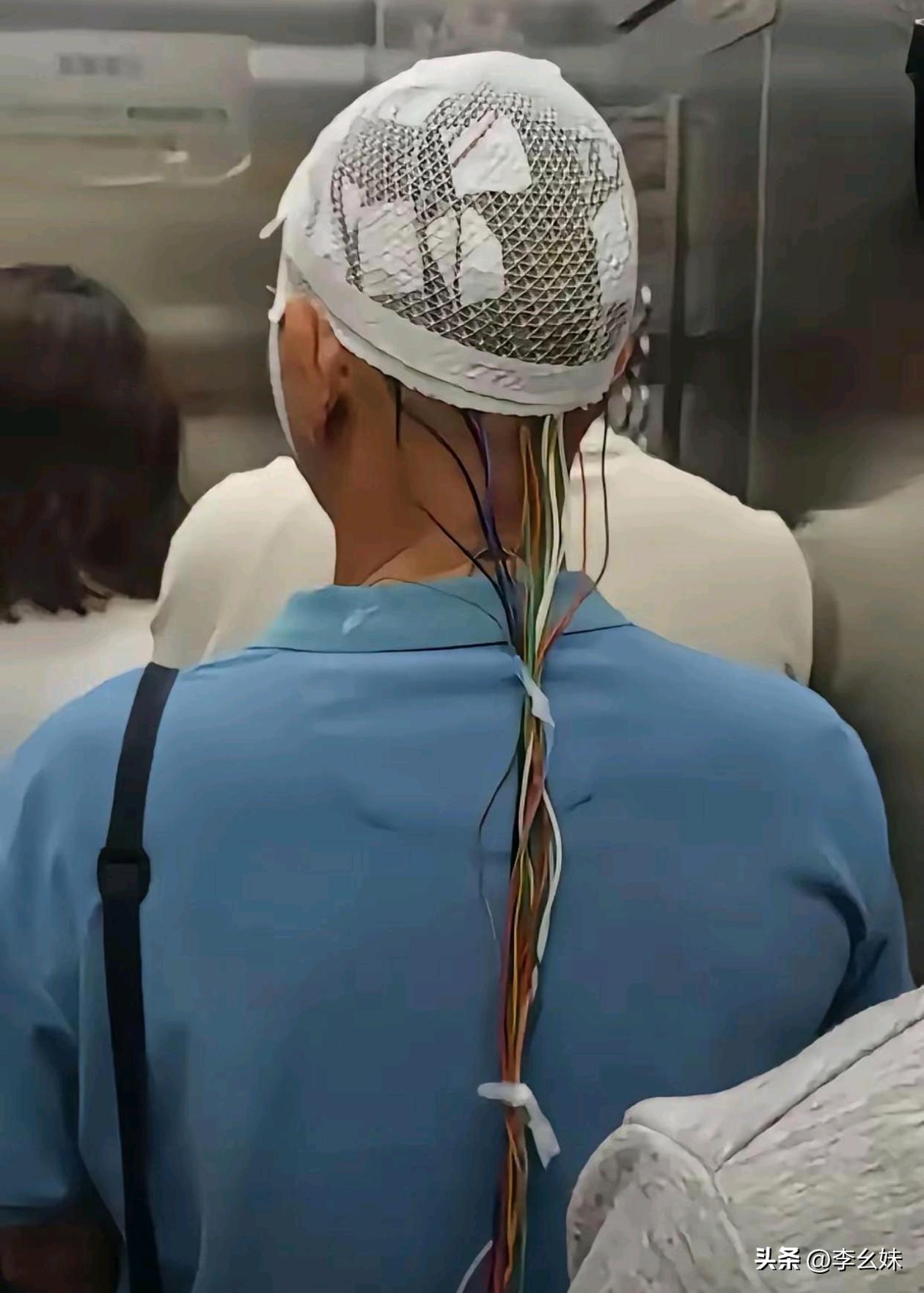 电梯里遇到的这是什么高科技吗？