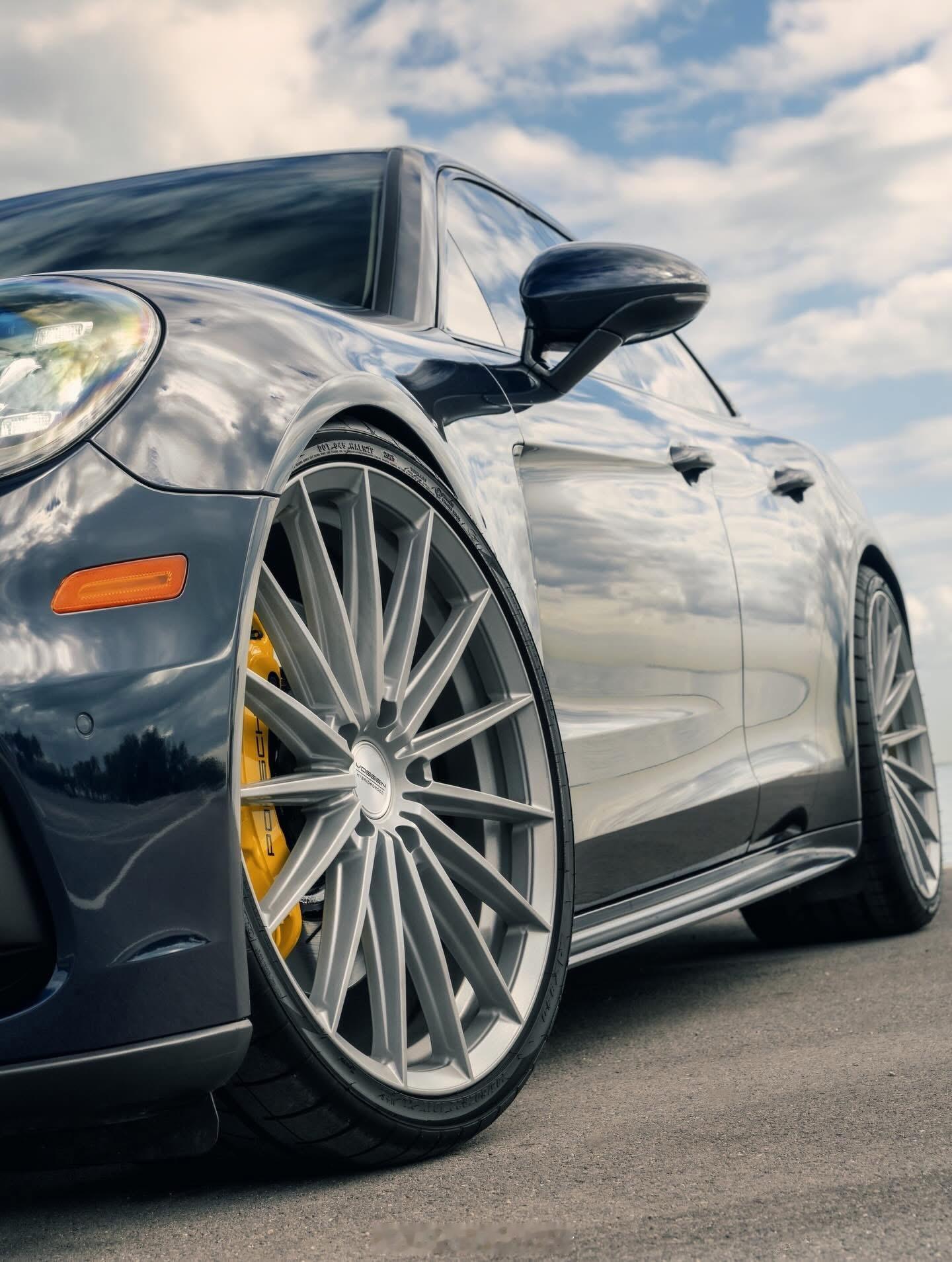 绝美猎装旅行车保时捷Panamera Sport Turismo 改沃森22寸超