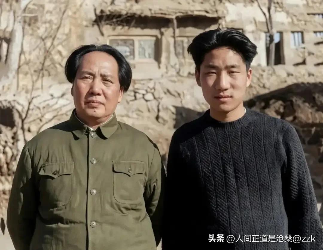 主席与长子毛岸英在延安……