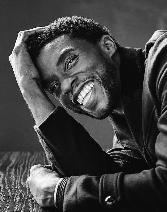 《黑豹2》原始剧本细节曝光《黑豹2》导演瑞恩·库格勒近日接受采访，透露了查德维克