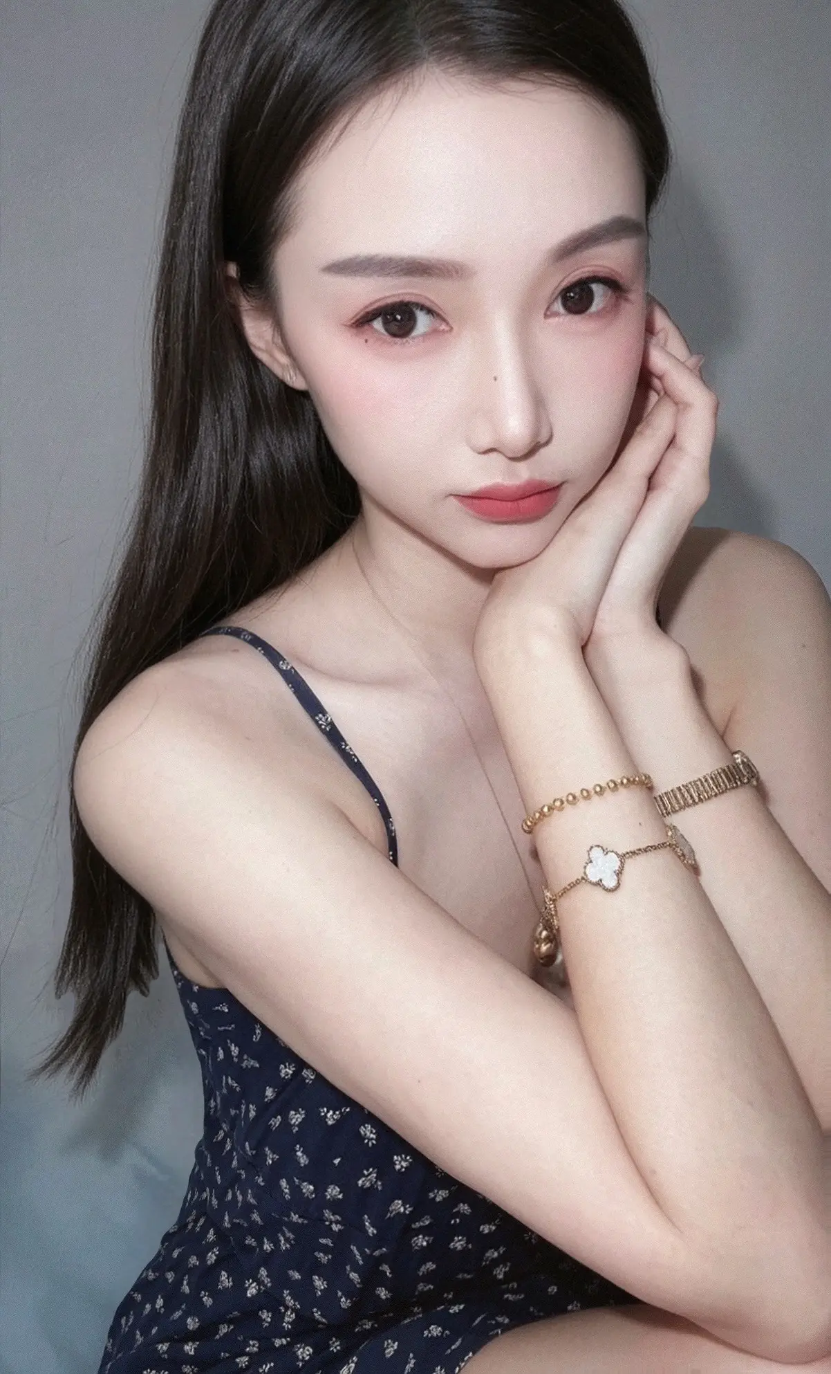 本来在信阳穷的好好的 非要跑深圳来打工 不打工只是穷 现在好了 变得又累又穷