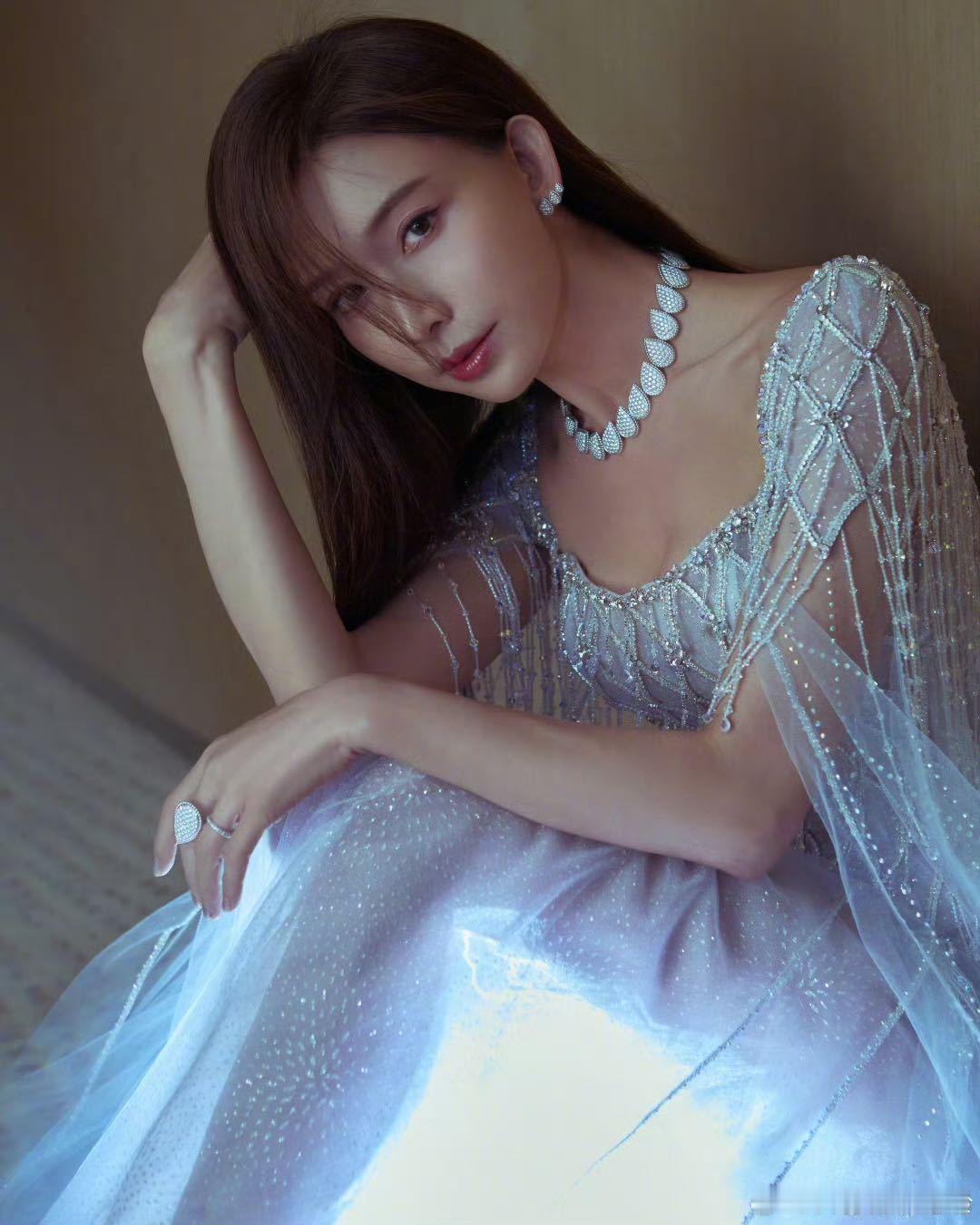 林志玲说杨紫从小妹妹成为了大女主林志玲暂时没有银幕前的计划很开心看到从小妹妹成为