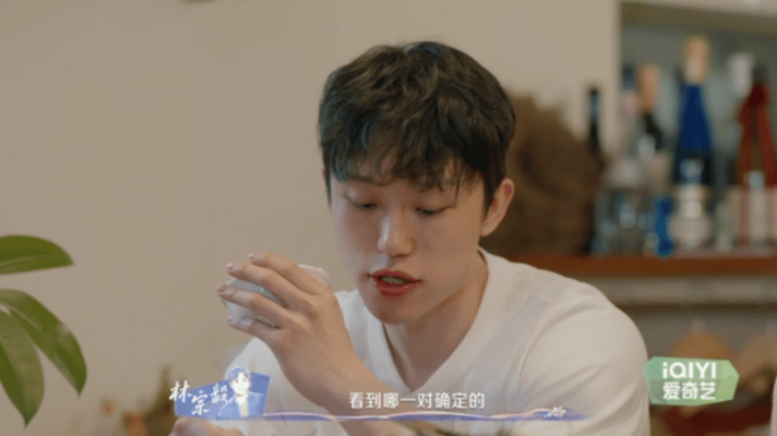 #恋综最好用的脑子出现了#太有意思了，真的很好看啊。喜欢这样的女嘉宾！ ​​​