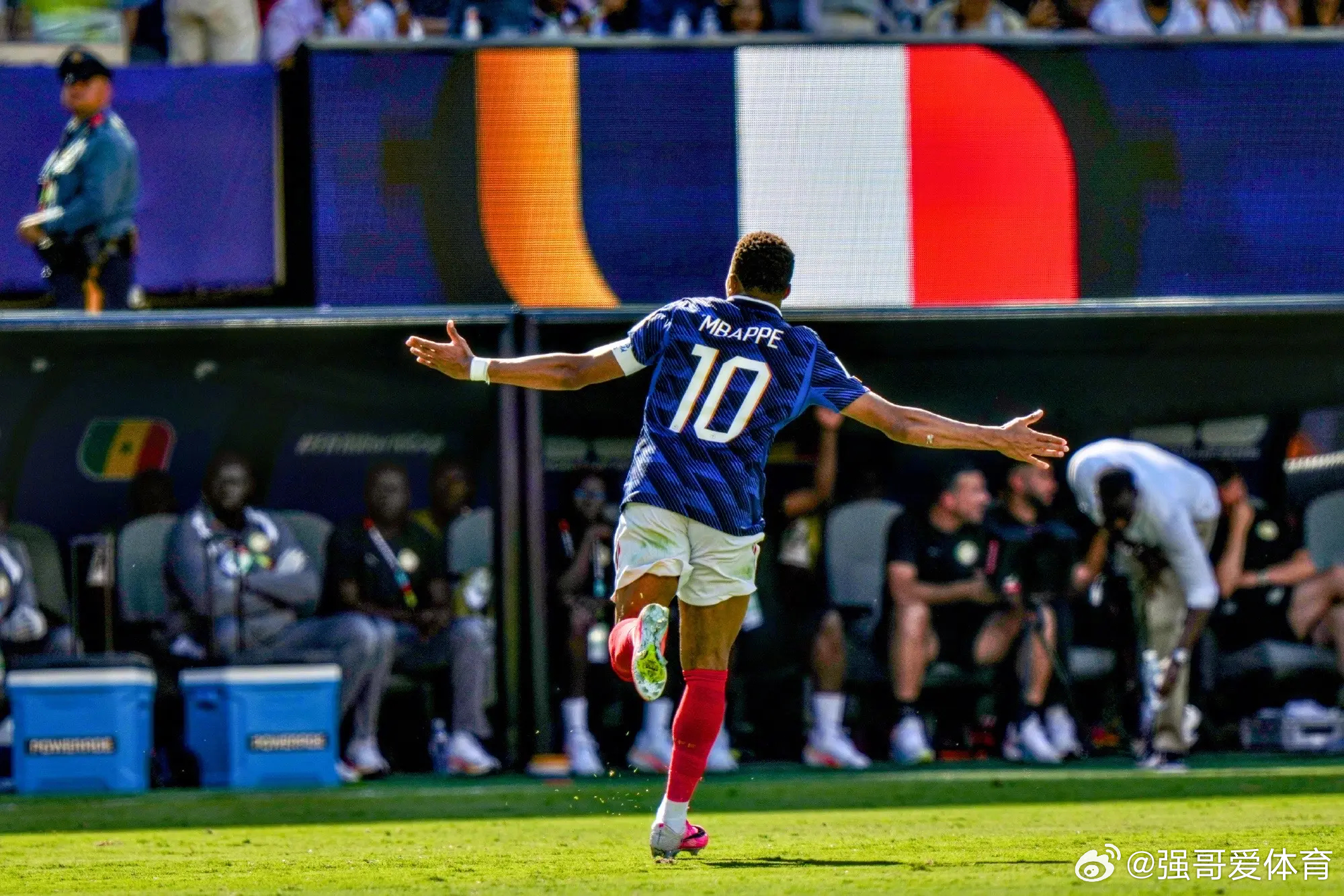 “首场梅开二度，大赛硬脚虾！”.football 