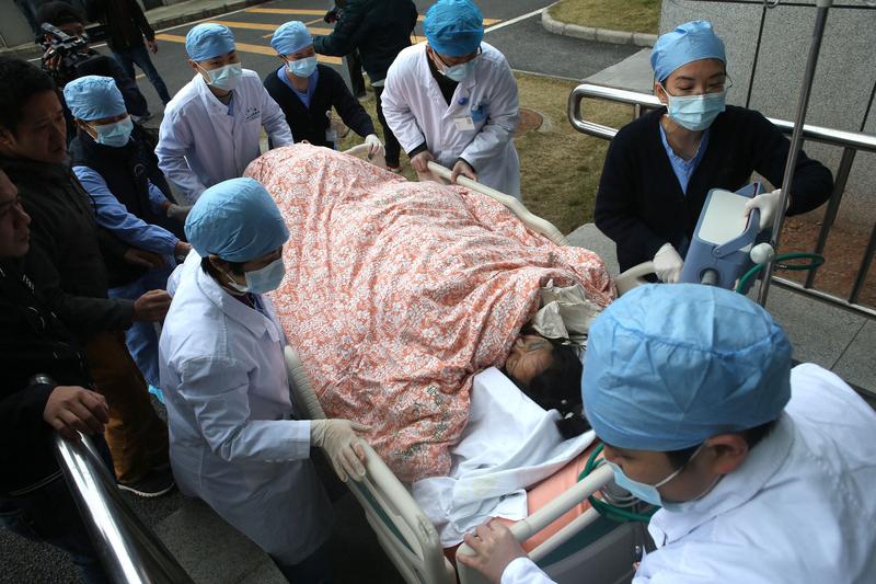 2月26日“抢救室里医生叫来美甲师”的消息引发热议。28岁的丽丽突发暴发性心肌炎