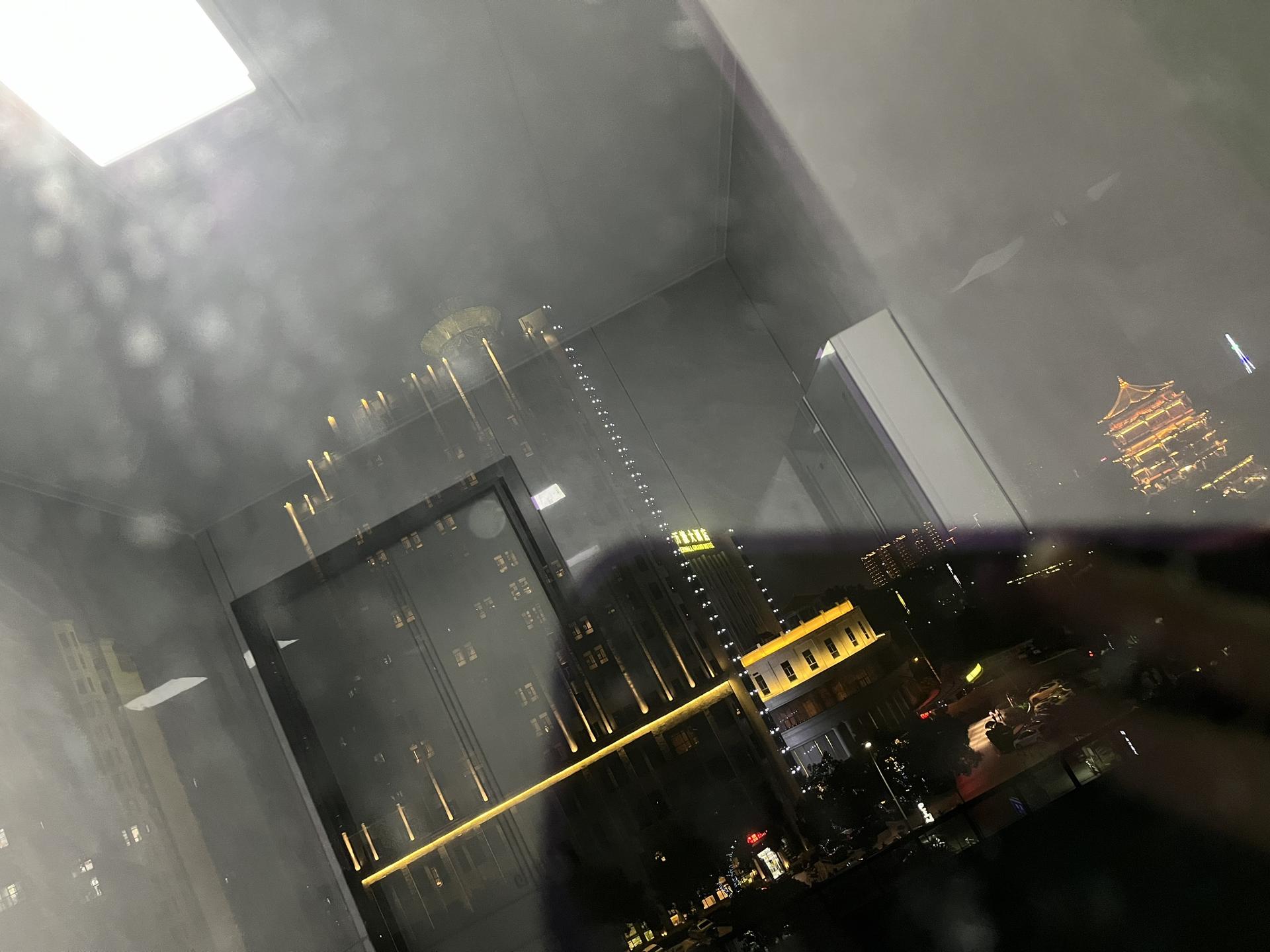 有些实话很残忍，说白了，人这一辈子，就差把心掏出来给你看的，才几个啊...
