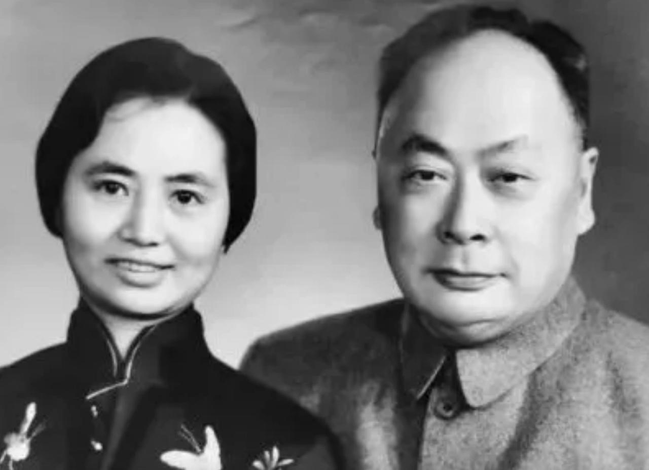 1972年，陈毅元帅去世，为保护陈毅的妻子张茜，粟裕及时出面将她调往军事科学院，