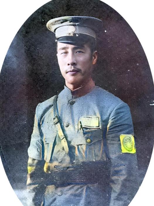 1938年1月24日，韩复榘在武昌被枪决，头部中弹，事后老蒋训斥戴笠：“你的手下