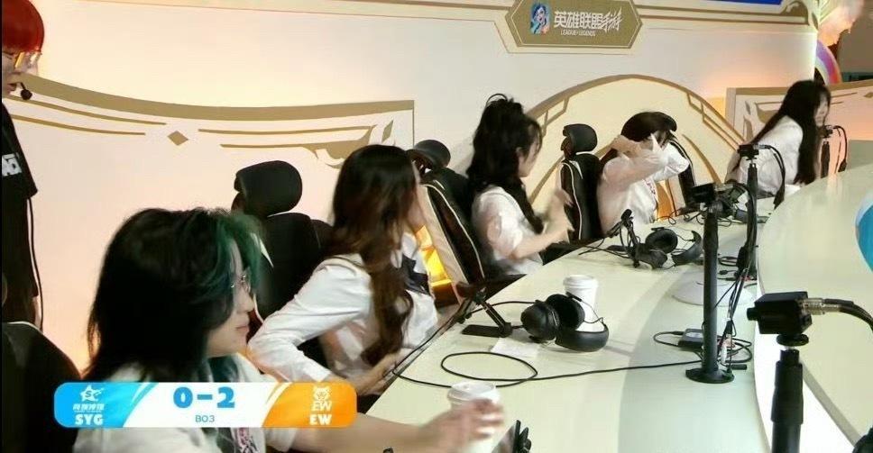 英雄联盟手游艾欧尼亚杯 女子赛：EW vs SYG恭喜EW战队2-0拿下女子赛决
