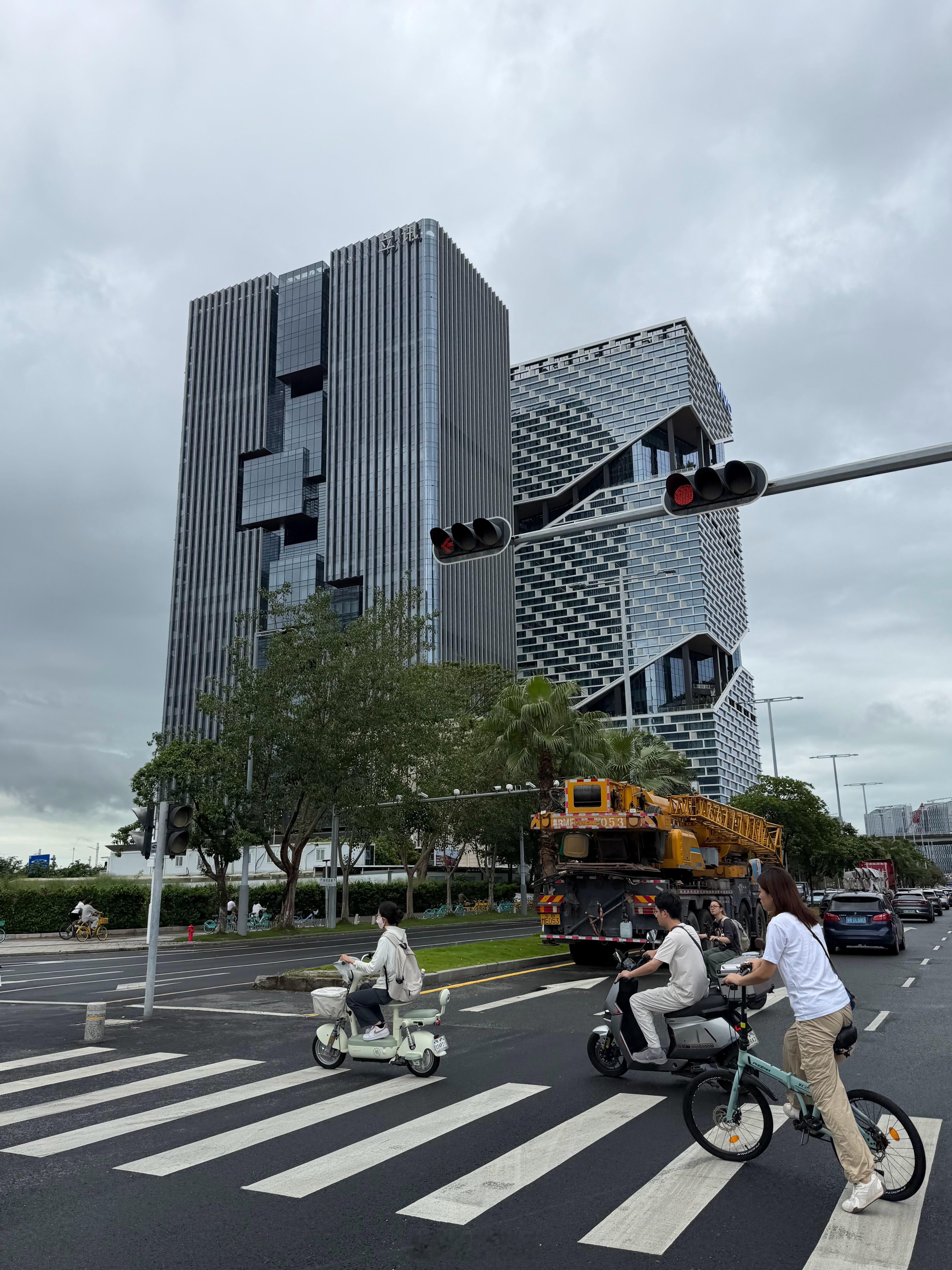早安！又到了周五 深圳·深圳书城湾区之眼