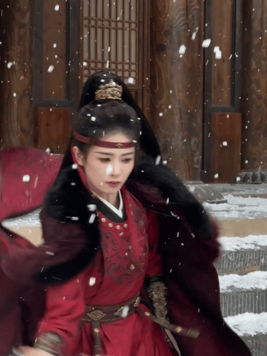 李佩仪 大仇得报  李佩仪终于大仇得报！《唐宫奇案》这段看得我全程攥紧拳头。白鹿