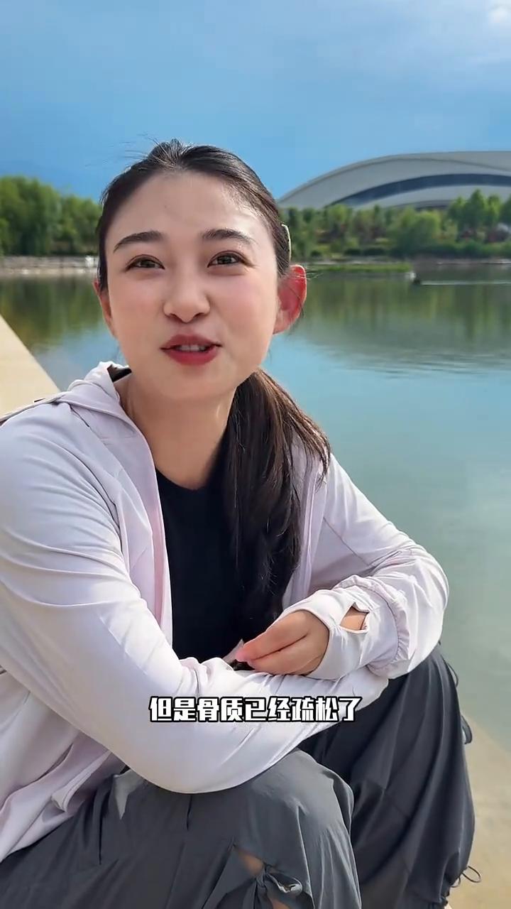 你说你心智还没成熟脸就垮了。虽然脸垮了，但是手头是紧的。虽然手头是紧的，但是骨质