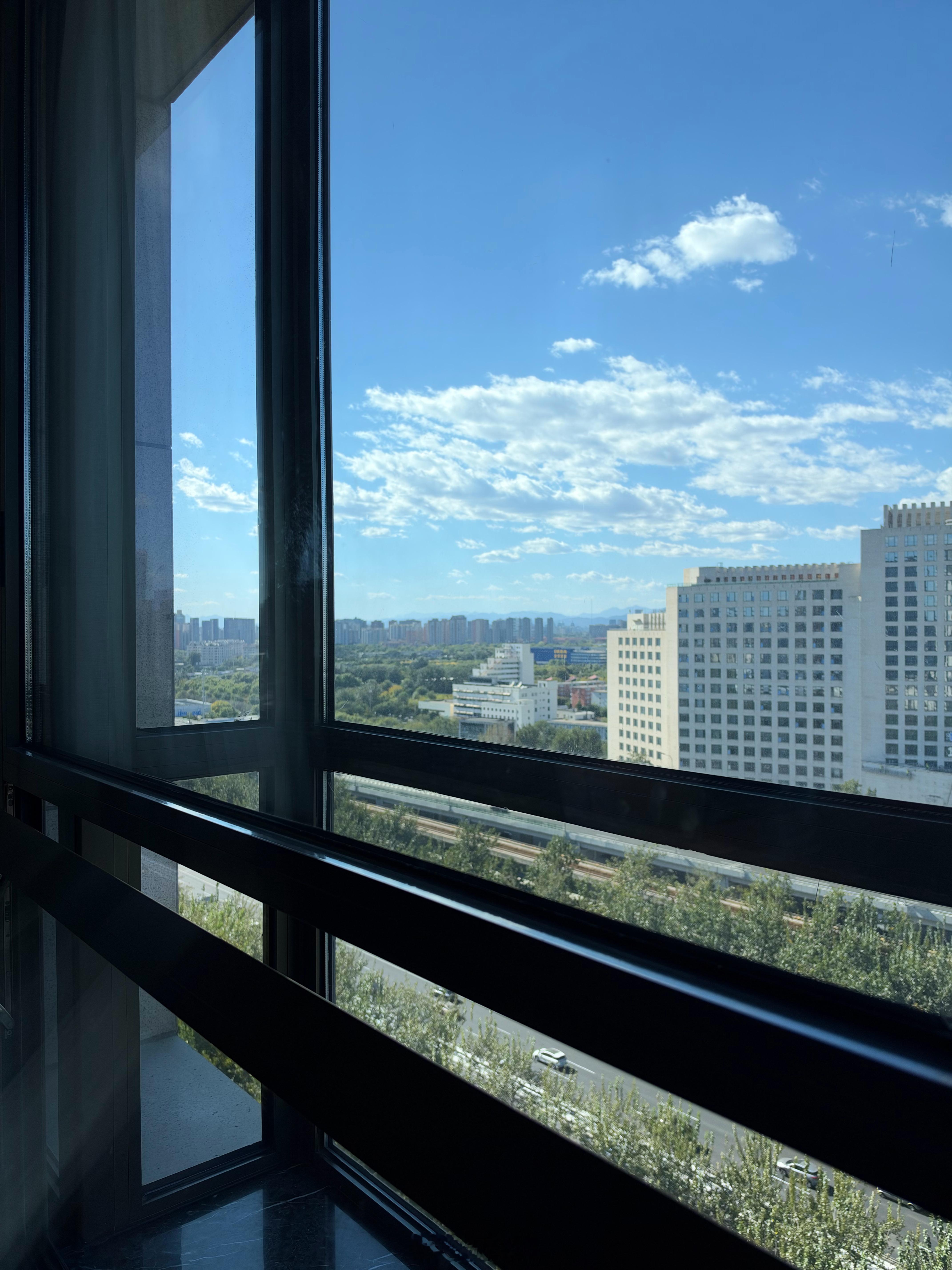 我一个建筑专业的竟然没见过这种夹层的窗户👏  ​​​