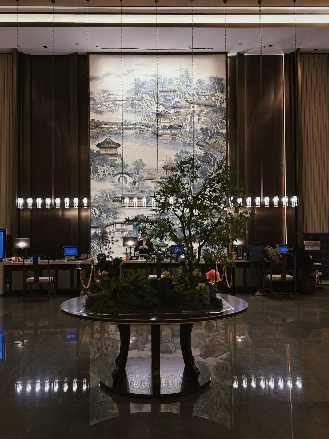 5天后再次回到苏州中心大酒店～

这次来拍摄苏州园林的秋色，
明天冲拙政园和虎丘