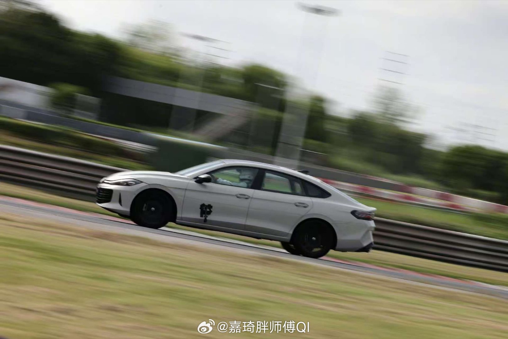 凌渡L GTS直接甩出CTCC冠军奖杯打脸