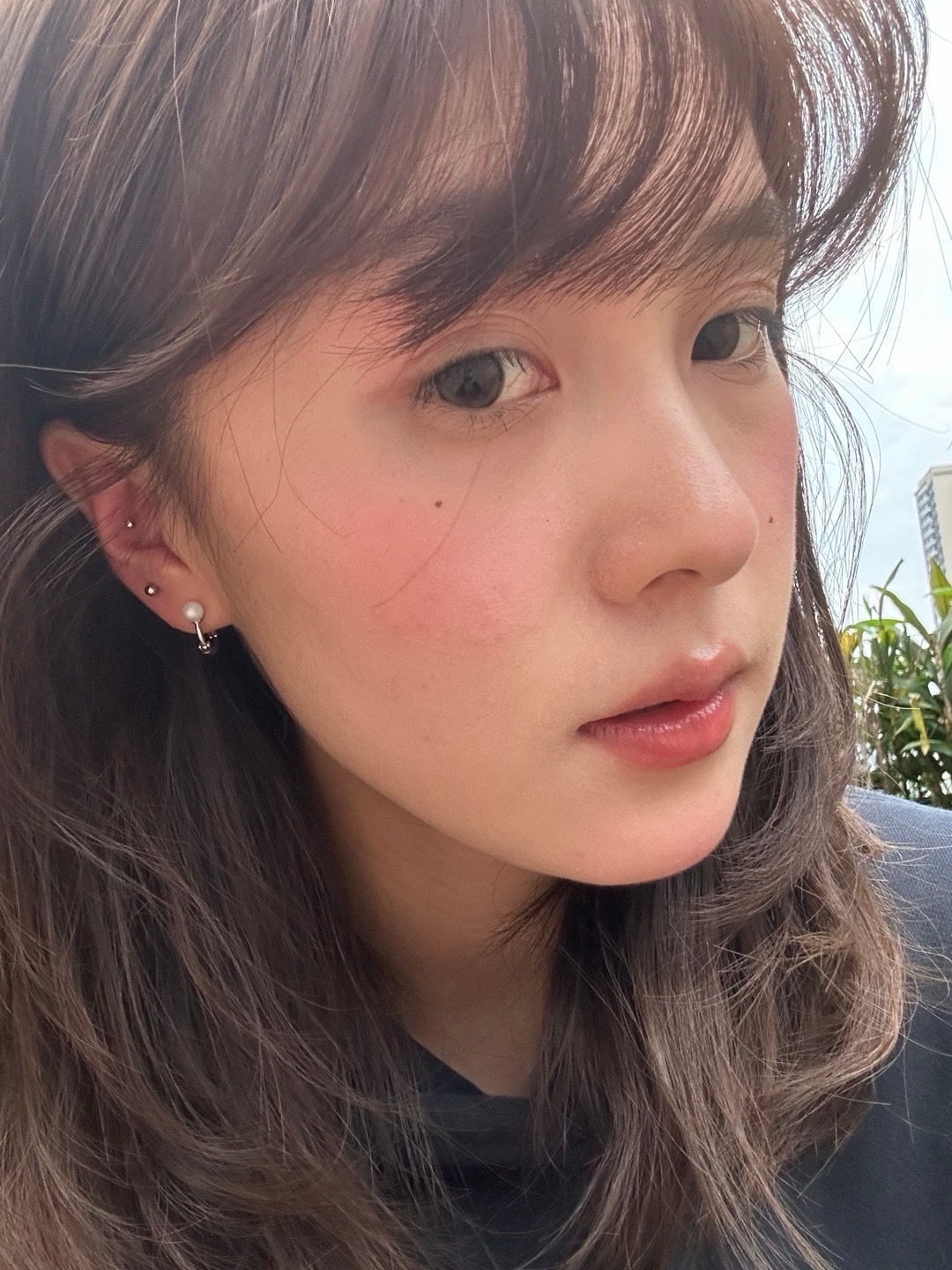 就是刚好经过打耳洞的地方[便便]这次不能再闭合了 ​​​