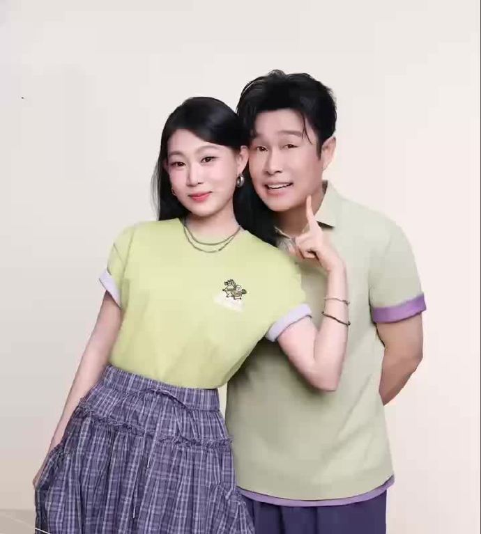 小沈阳沈佳润这组像兄妹小沈阳沈佳润父亲节大片 看这组大片才懂什么叫“基因强大”！