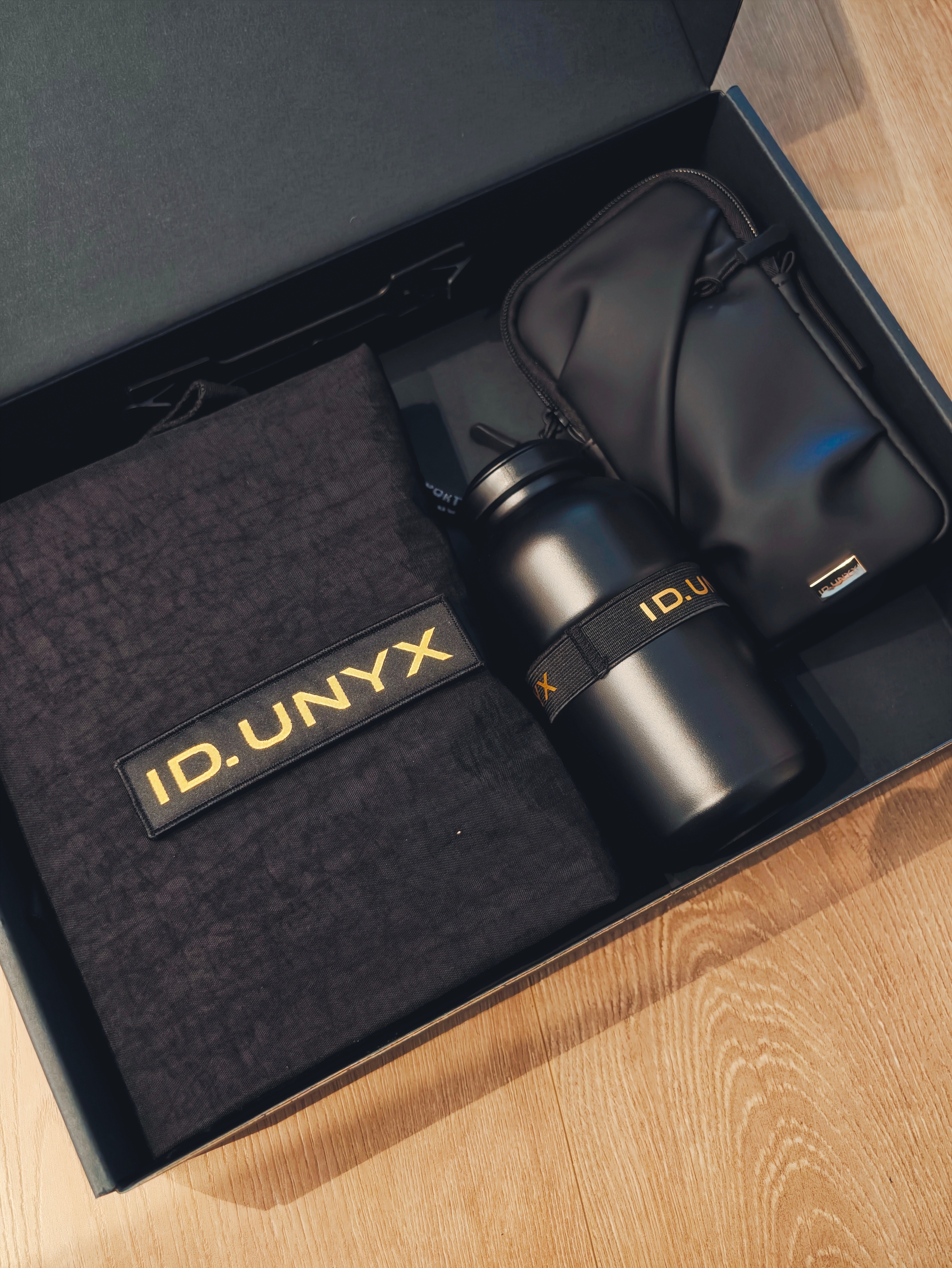 继续给铁粉儿们整点小福利前阵子参加与众 08 的试驾，现场瞎拍了几张，居然得了官