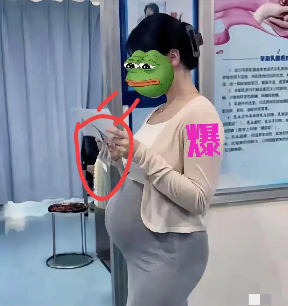 河南，女子结婚2个月，老公意外去世，但她已经怀胎7月，公婆劝她把孩子生下，给他们