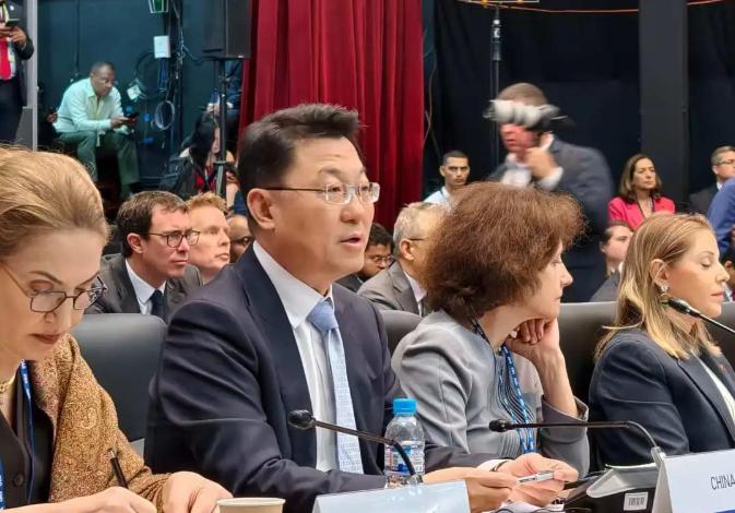 巴拿马这次算盘打得震天响，本想在主场搞突然袭击，当着33国的面给中国泼脏水。结果