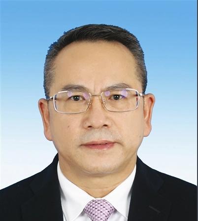 从中专肄业生到南丹县主政，最后到自治区工会党组书记的韦永山，到底还是喝茶了！
