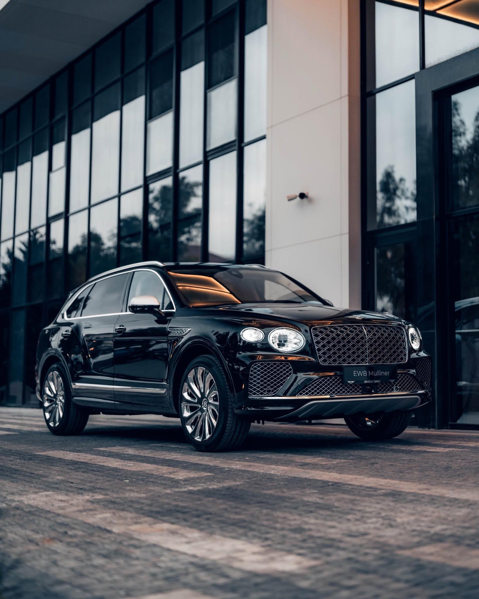全新宾利添越加长Mulliner…