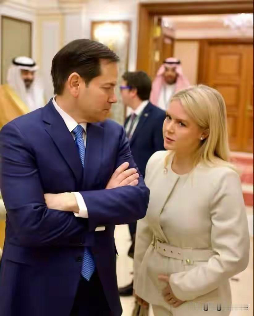 这一男一女两个人，是老特的左膀右臂，两个人的密切配合，对老特起到了很大的加持作用