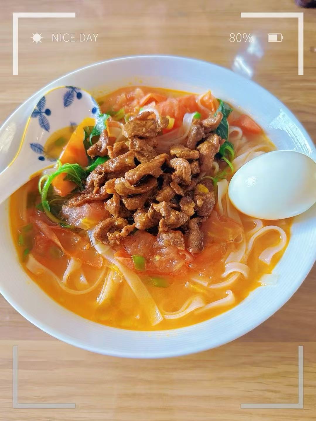 一碗沙茶鸡蛋番茄牛肉面🍜好满足啊俩娃不在家的好处就是随便吃啥都能解决一餐不用想