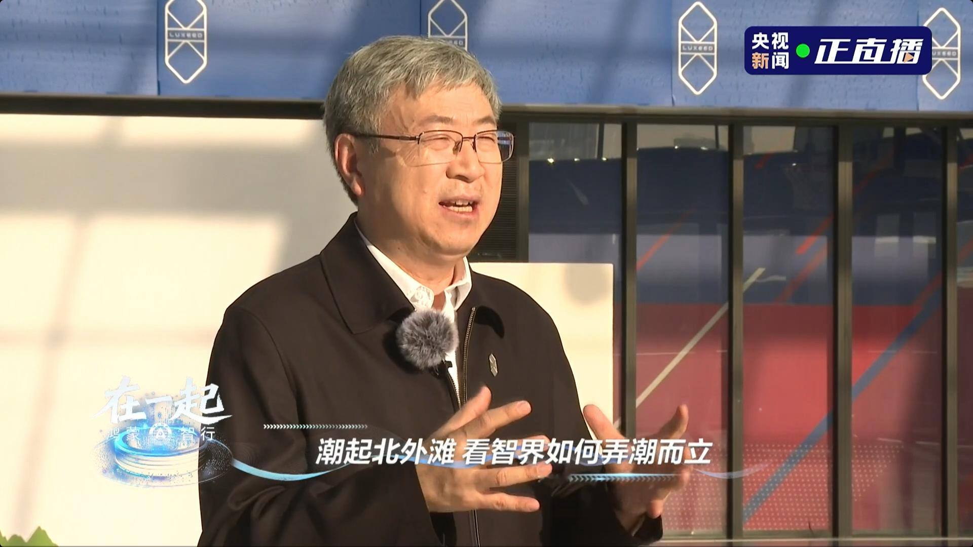 撒贝宁又在凡尔赛了余承东说很多第一次都在智界最近想换MPV的朋友可以关注下智界V