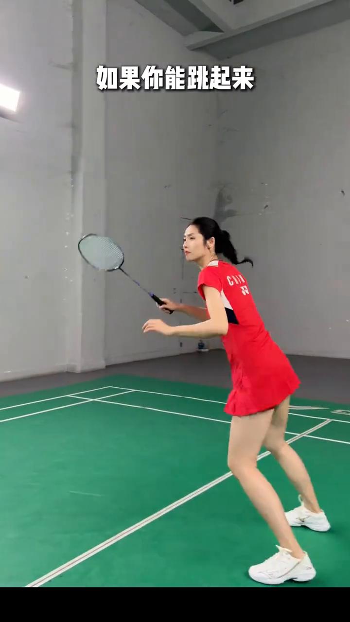 如果你能跳起来，那么你就能左脚向后跳。如果你能左脚向后跳，那么你的右脚就能向后蹬