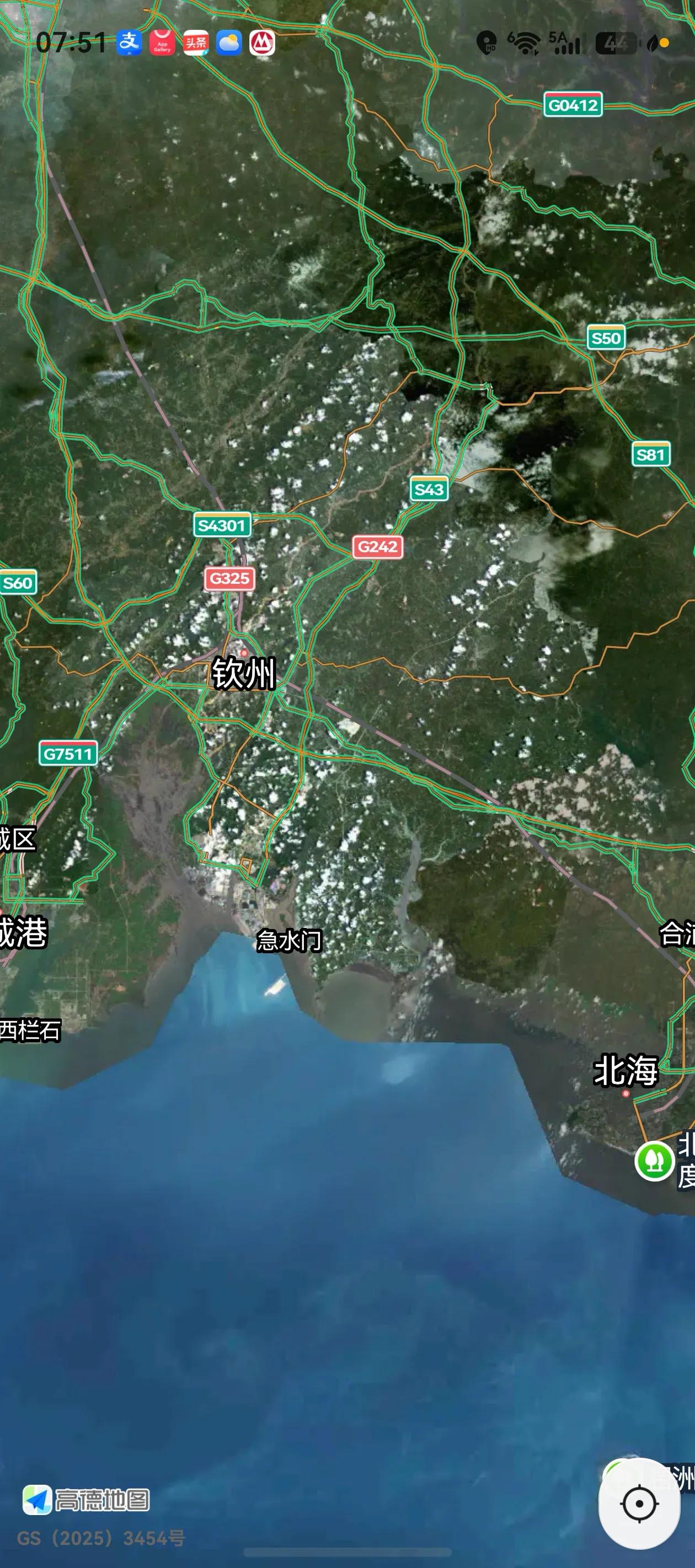 今天的高德地图怎么是这样?
云都有，难道是实时地图?