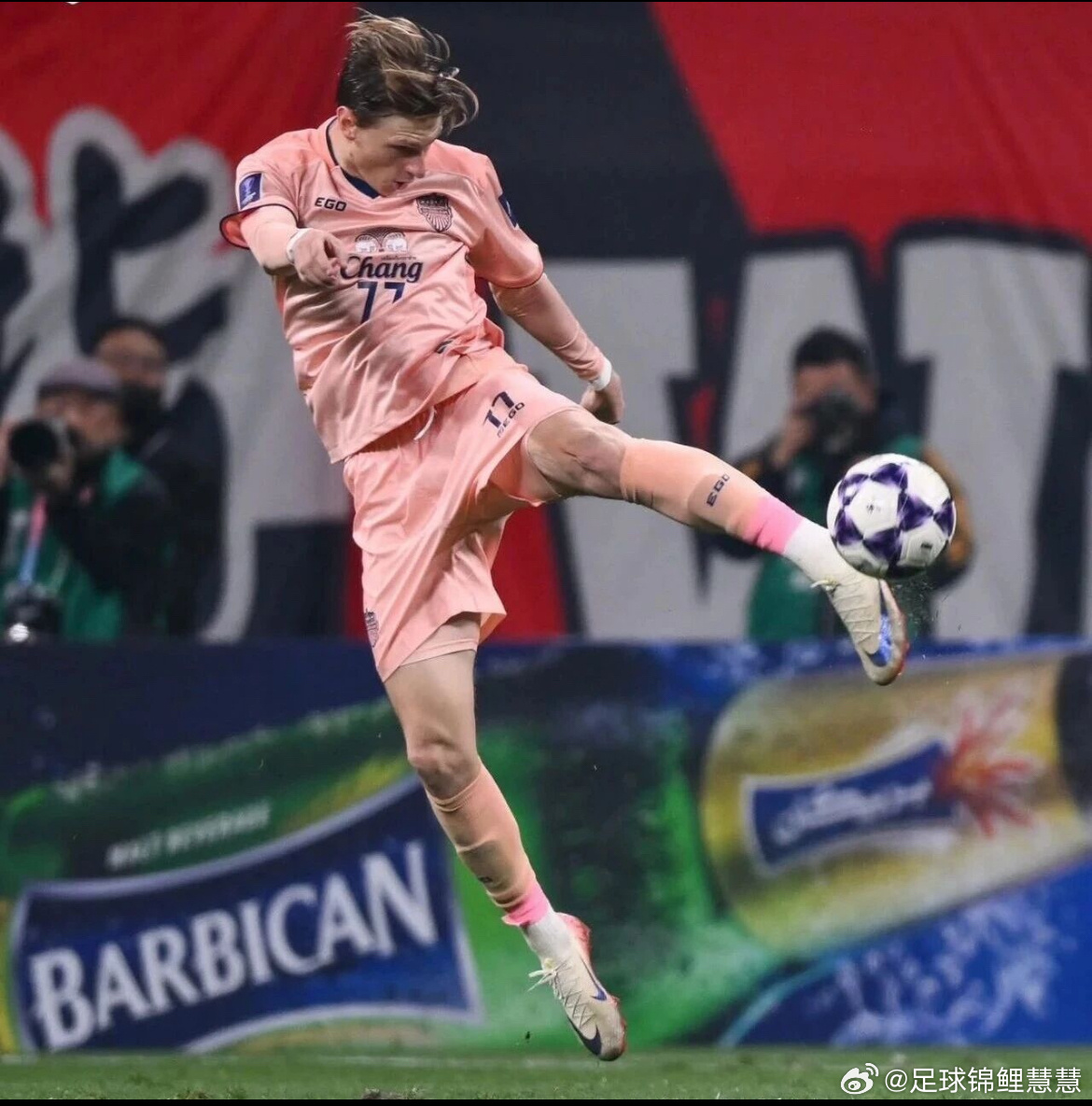 周二 亚冠看法001 墨尔本城vs布里兰 双方曾在小组赛第三轮交手，当时坐镇主场