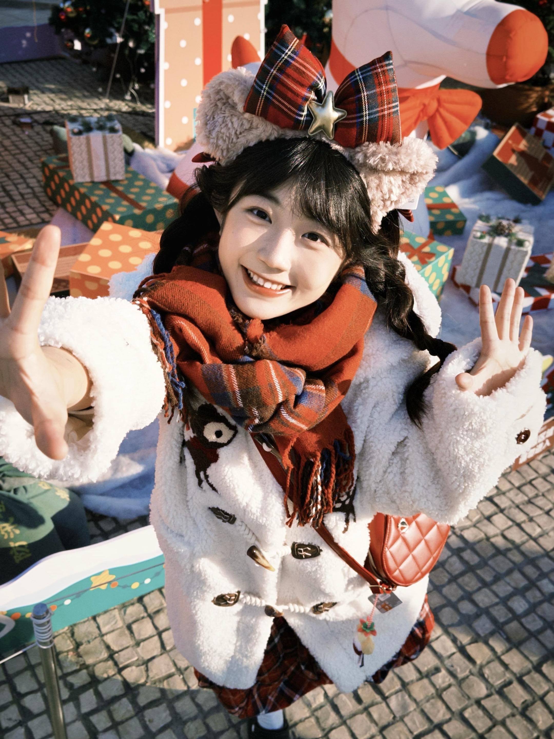 存一些万能的圣诞拍照姿势！！🎄🍎✨。