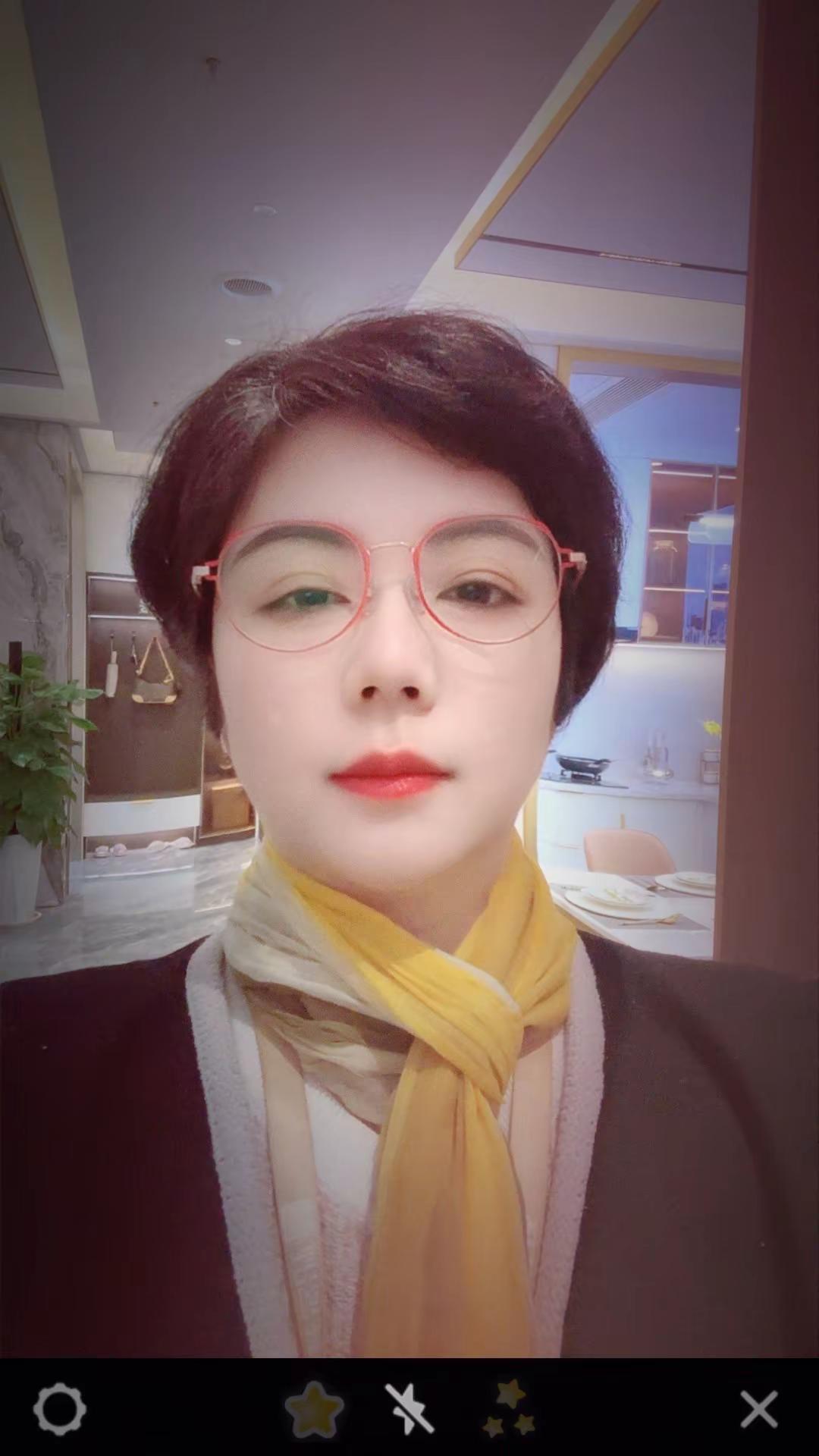 喜欢古装的我 穿着得体是一种生活态度 礼物和爱都不要伸手去要 入户陪伴师 用刀郎