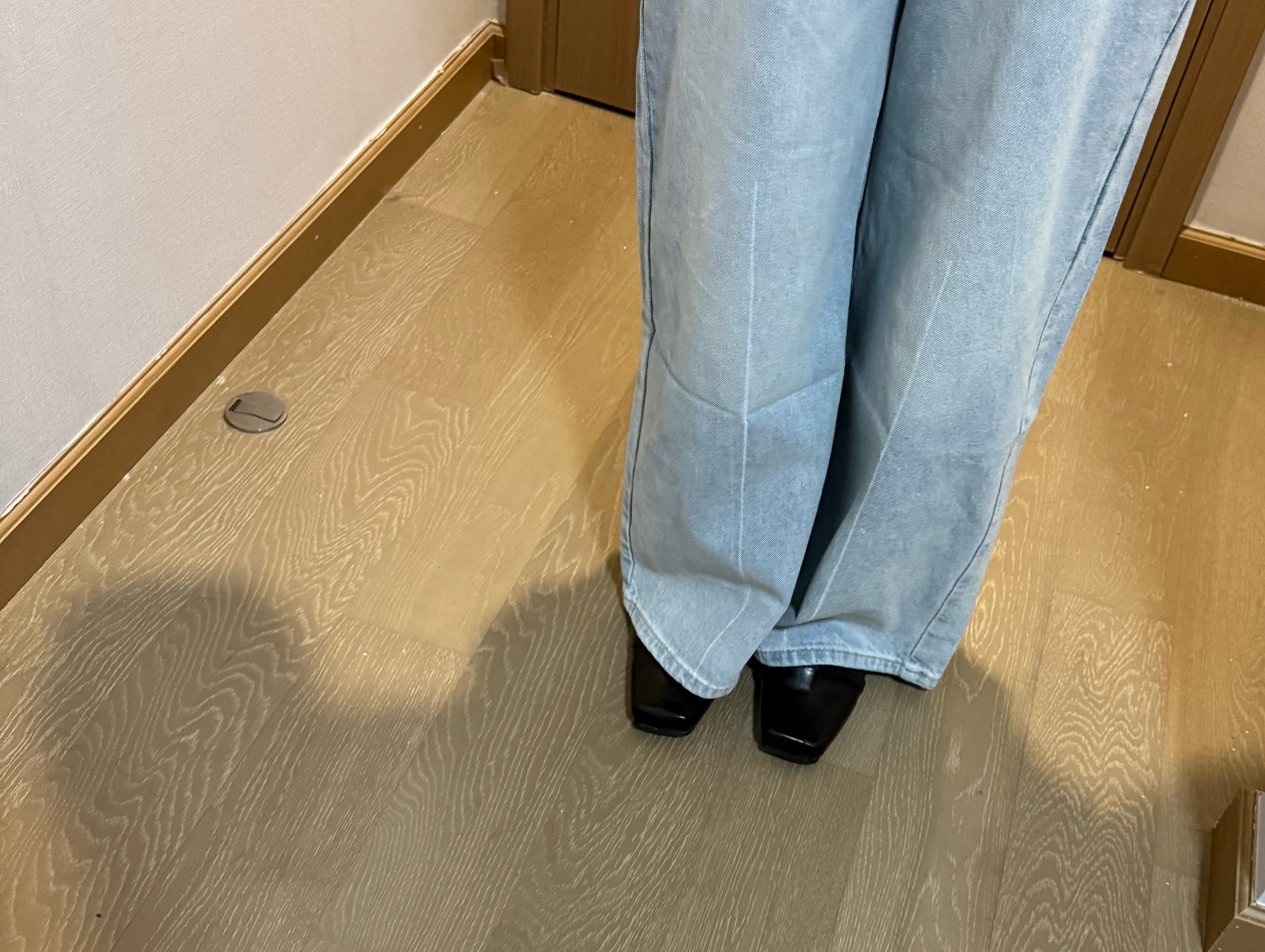我真是笑死了 某人两身衣服 裤子是我选的 上衣是自己选的 结果上衣全退 裤子全留