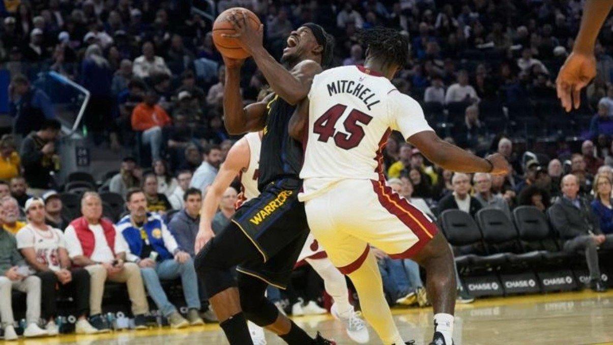 巴特勒膝盖受伤痛苦倒地 勇士vs热火第三节重伤，确诊ACL撕裂赛季报销，21分钟