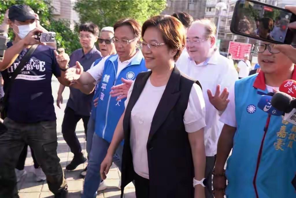 王惠美应该要明确回应解释一个问题了！就在10月19日，一份关于彰化角逐的最新民调