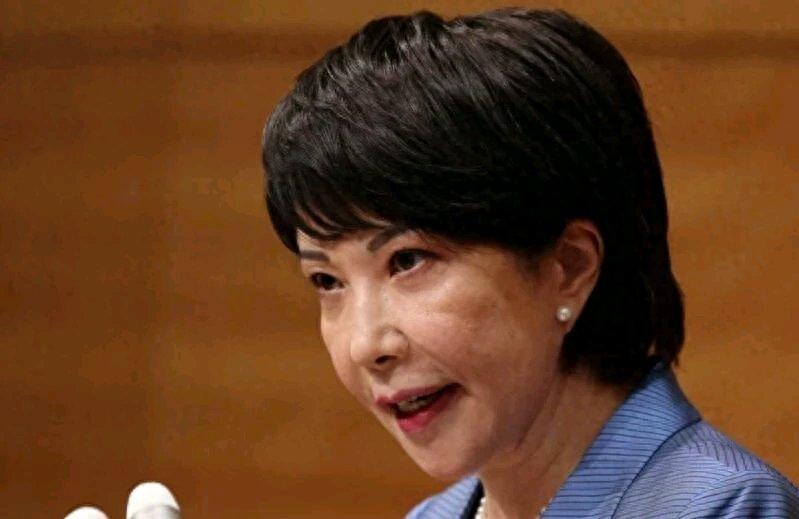 日本最近在拥核问题上小动作不断，简直是在玩火。先是首相官邸官员妄言“日本应当拥有