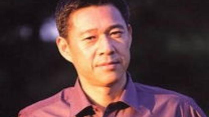 你知道吗？70岁的张丰毅最近被瞿颖在社交平台晒出的球场偶遇照刷屏，全网都被他远超